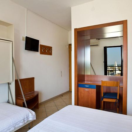 Hotel Frank Лідо-ді-Єзоло Номер фото
