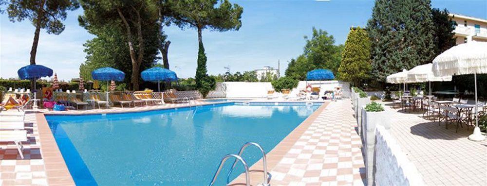 Hotel Frank Лідо-ді-Єзоло Екстер'єр фото
