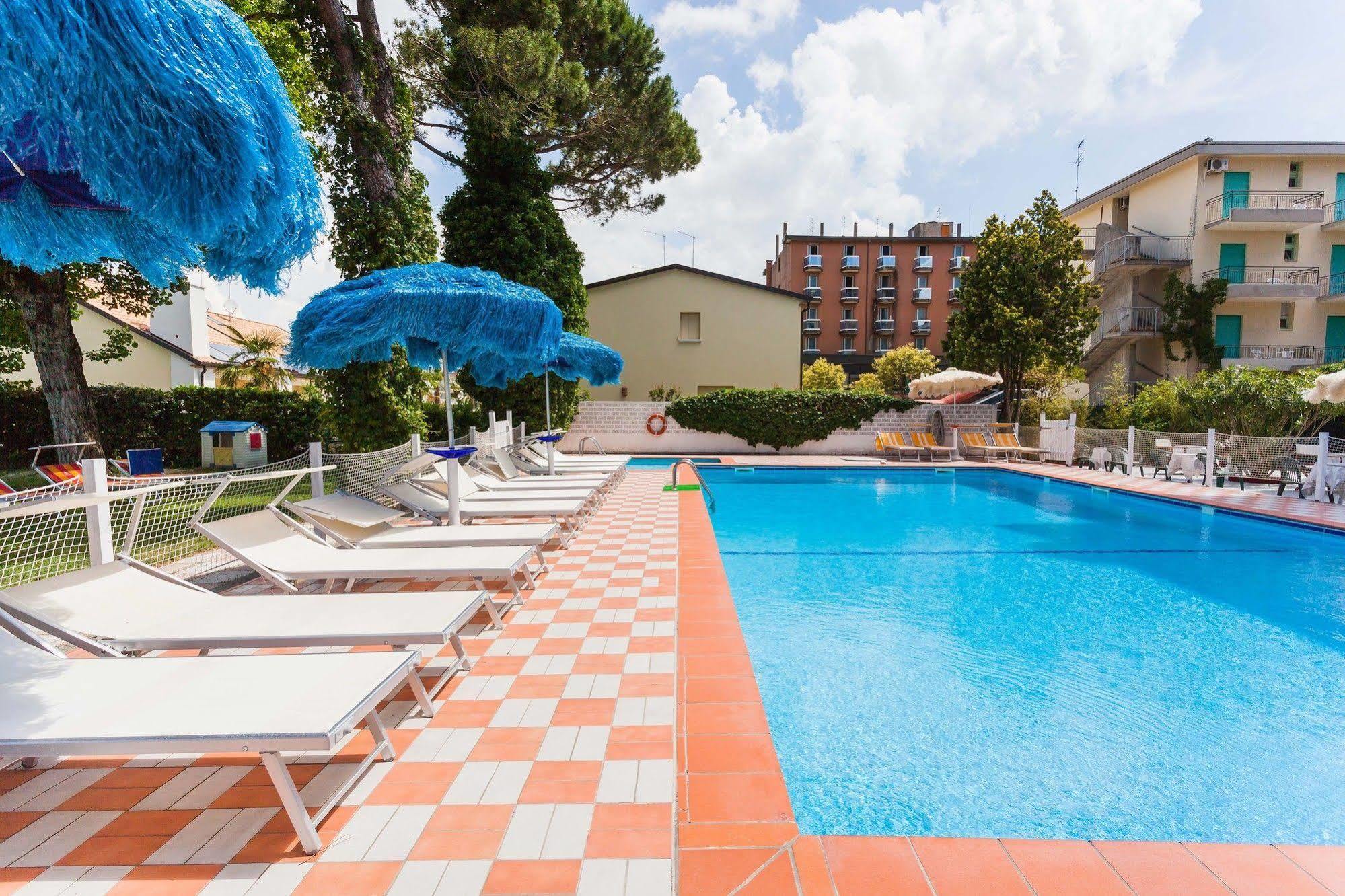 Hotel Frank Лідо-ді-Єзоло Екстер'єр фото