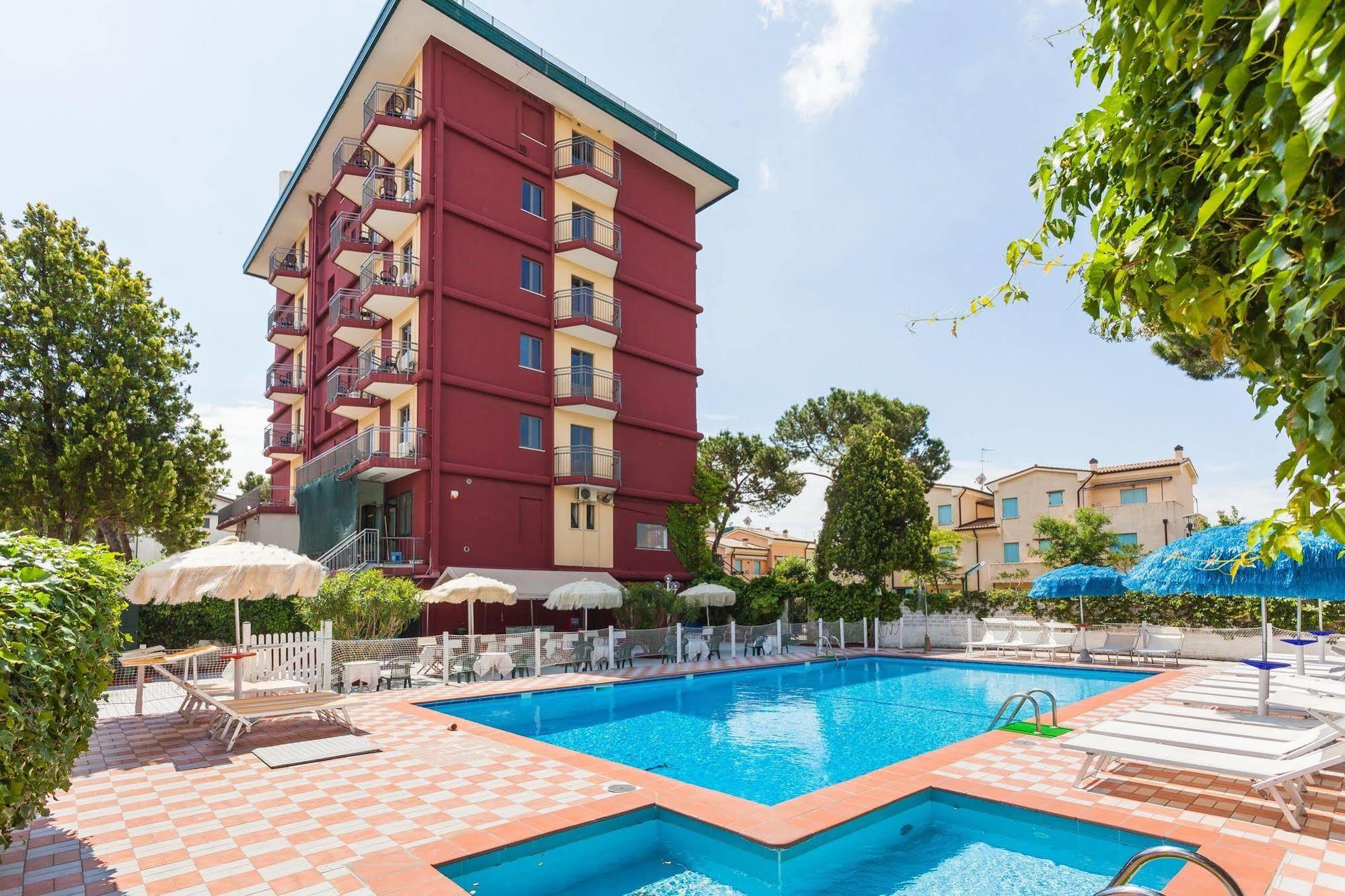 Hotel Frank Лідо-ді-Єзоло Екстер'єр фото