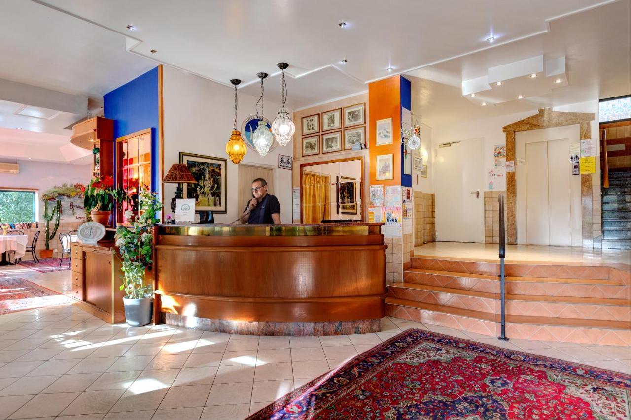 Hotel Frank Лідо-ді-Єзоло Екстер'єр фото
