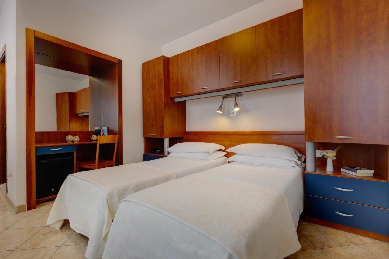 Hotel Frank Лідо-ді-Єзоло Екстер'єр фото