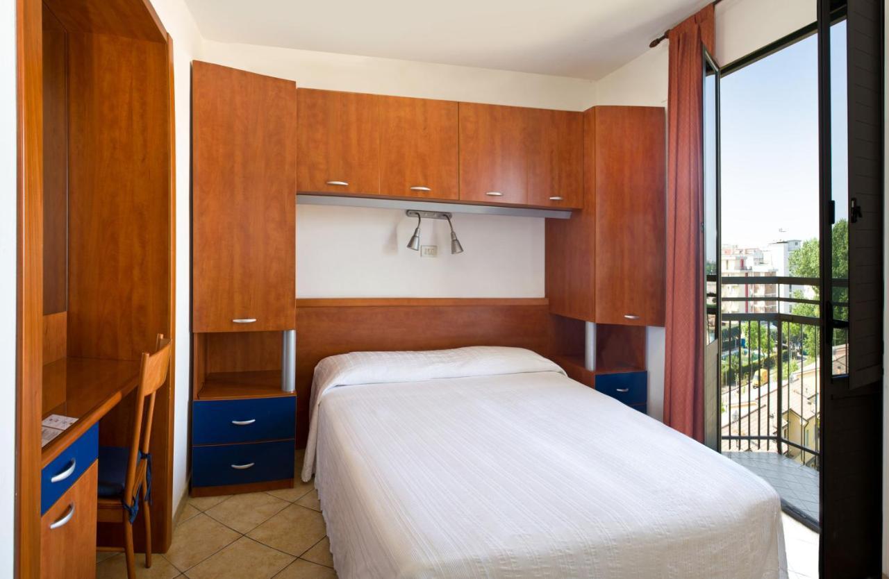 Hotel Frank Лідо-ді-Єзоло Номер фото